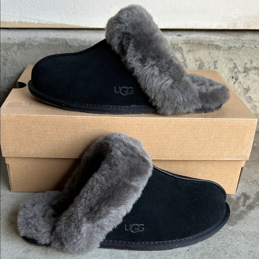 UGG Scuffette Womens Slippers Black Size 7 Nwt